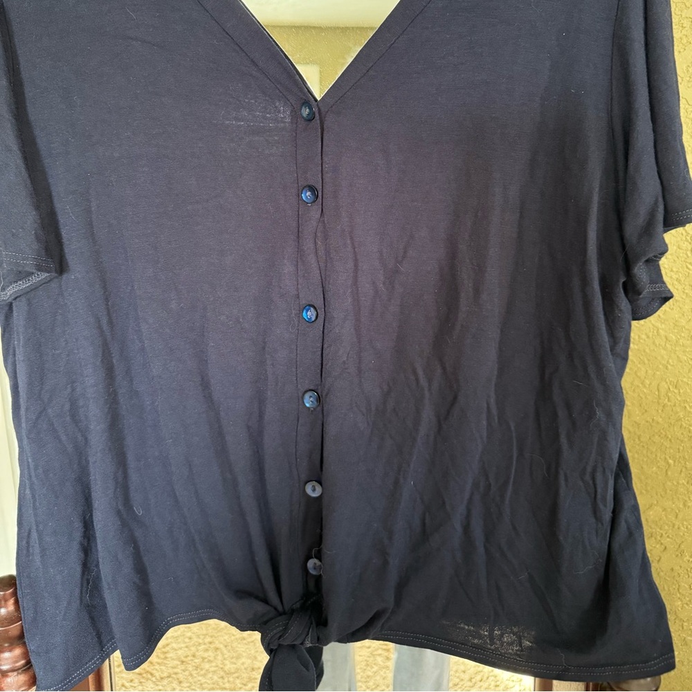 Navy tee shirt with tie bottom size 1x
